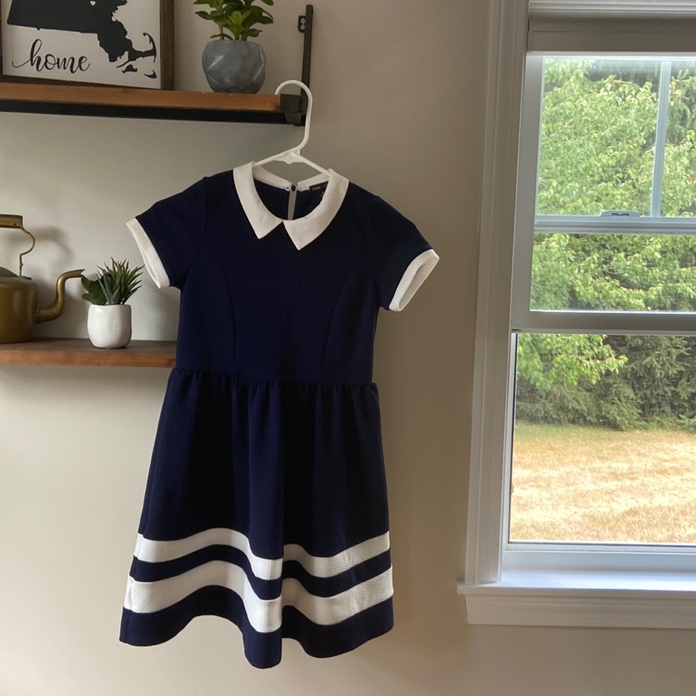 Max +riley dress (same as the one I listed before this!) Size medium in girls!